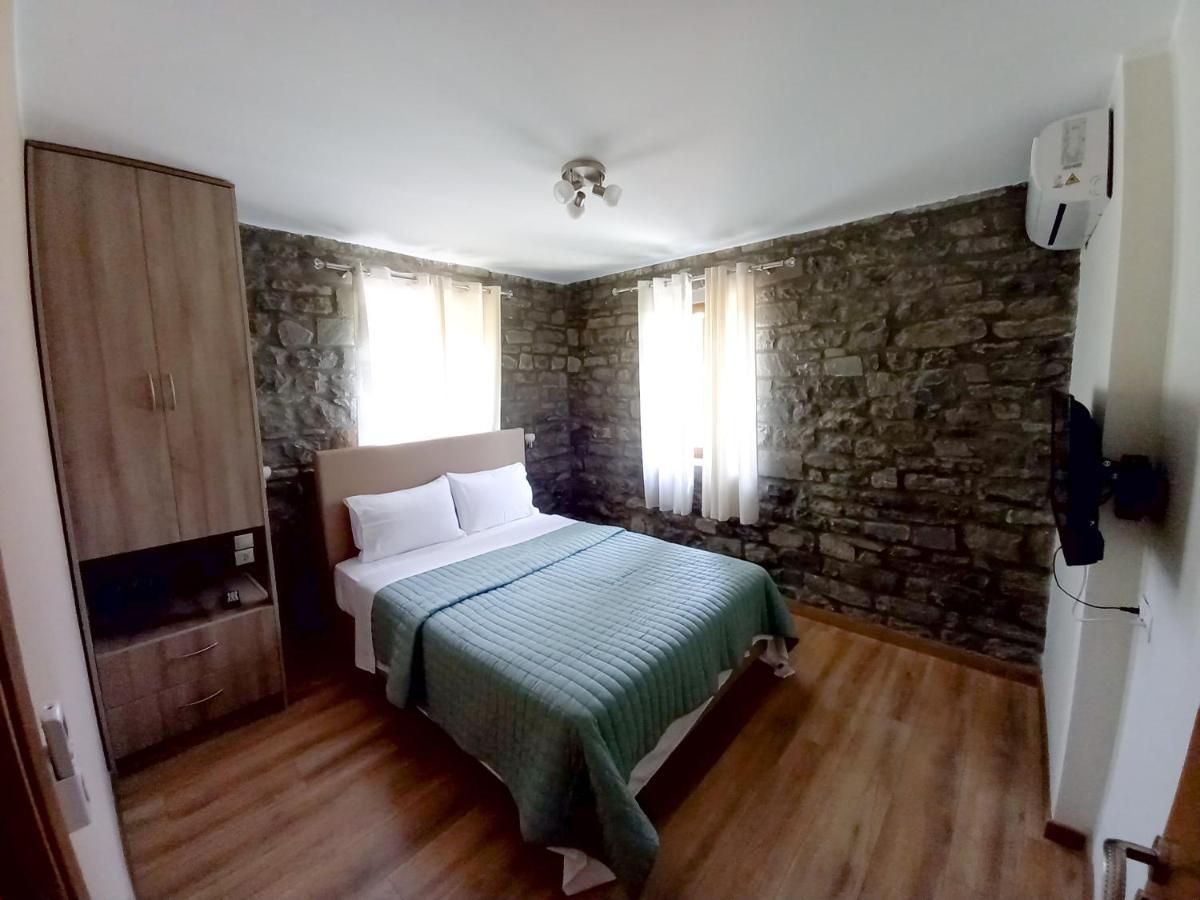 The Stone House Aparthotel Përmet Kültér fotó
